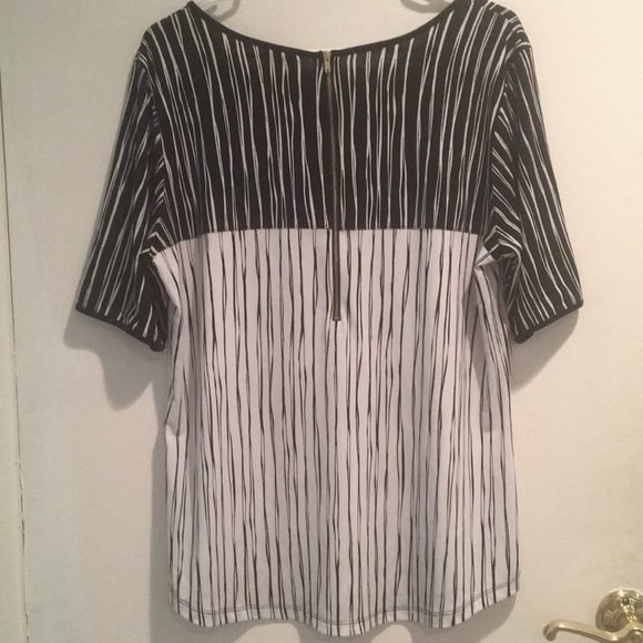 ⬛️⬜️WORTHINGTON- LIGHTWEIGHT B&W BLOUSE⬜️⬛️ - Picture 3 of 4